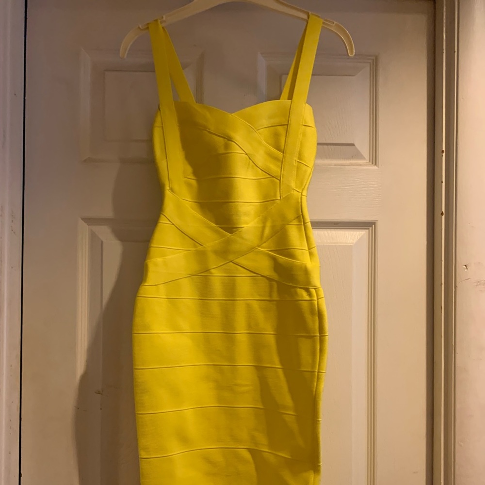 Yellow dress (Brand New)